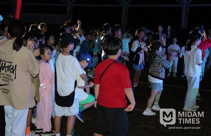 영천시 별빛나이트투어가 지난 20일 화랑설화마을에서 열띤 분위기 속에 개최됐다.