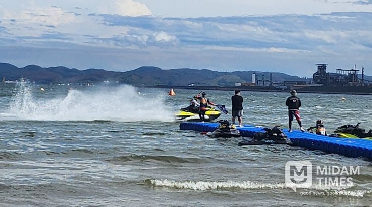 포항시는 21일 포항 영일대해수욕장에서 ‘2025 포항시장기 전국 수상오토바이 챔피언십’을 개최했다.
