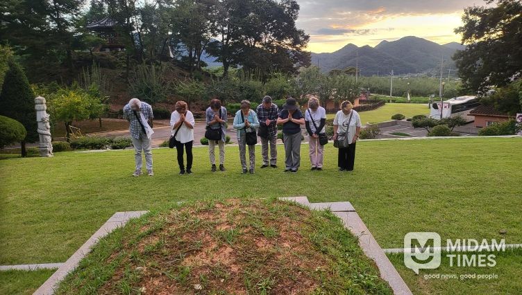 가네코 후미코 묘소 참배 전경