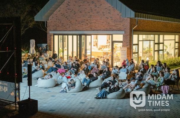 남해군 상주 파라다랑스 돗자리극장, 가을밤 정취 속 성료
