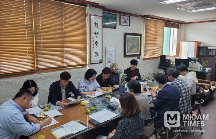 거제시, 섬꽃축제 연계 전통시장 활성화 방안 논의