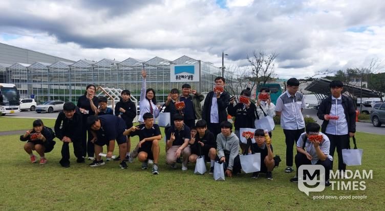 진천교육지원청, 특수교육대상자 대상 미래형 농업 ‘스마트팜’ 진로직업 체험 실시