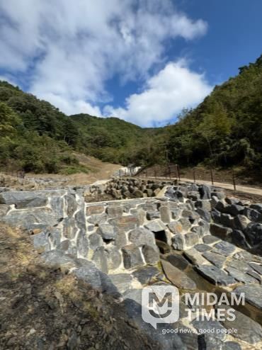 완성된 사방댐 시설