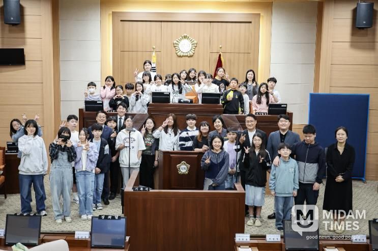 김해시의회, 김해가야초등학교 의회 견학