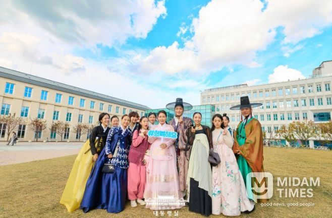 김혜경 여사, 한복해요 챌린지 참여 및 서울공예박물관 전시 관람(대통령실)