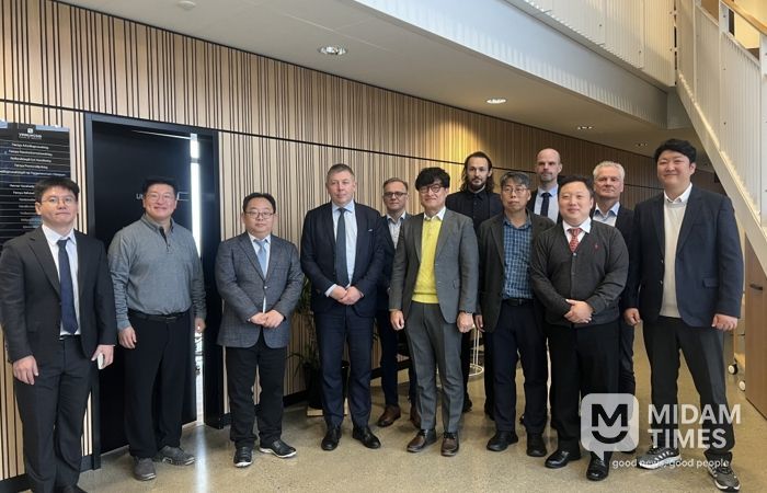 포항시는 지난 21일(현지시각) 덴마크령 페로제도 하우스 오브 인더스트리(House of industry 산업협회)와 전기추진선박 전환과 해양 혁신을 위한 잠정 양해각서*를 체결했다.