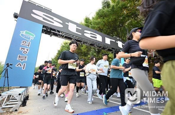 10월 25일 부용천과 중랑천 일원에서 열린 ‘2025 의정부시 하천마라톤 전국대회’ 모습