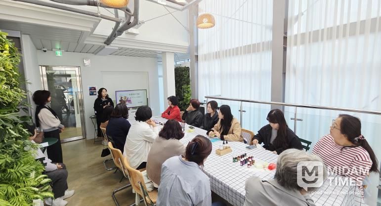 “향기로 마음 치유해요” …중구, 상일상회 ‘향기로운 치유 정원’체험 운영