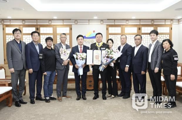 국민훈장 동백장 전수식 모습