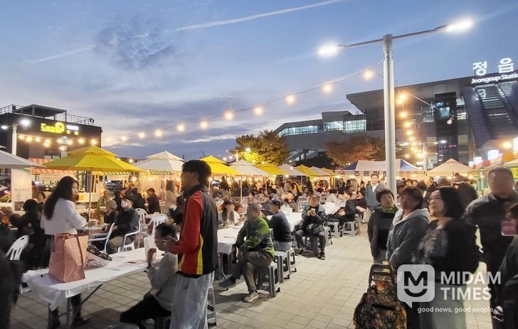 정읍역 광장 ‘북적’…‘똑똑한 달빛장터·슈퍼푸드 페스티벌’ 3·4회차 성료