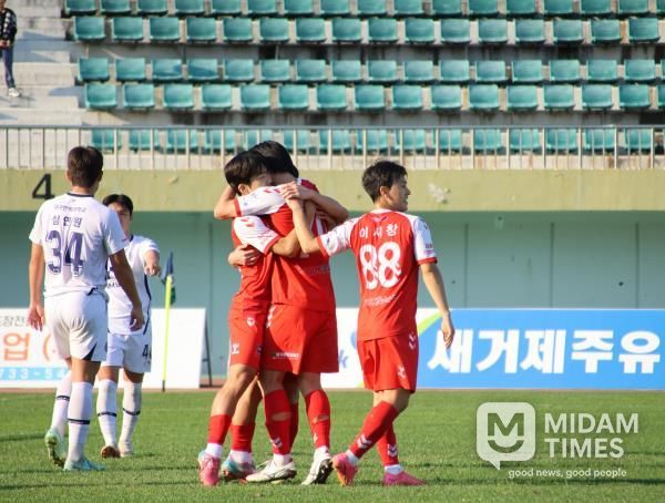 거제시민축구단, 홈에서 대구FC B 에 3-1 승리!
