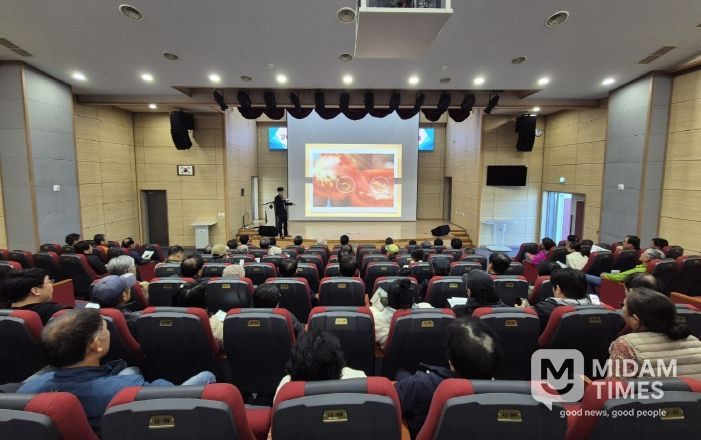 익산시, 토마토뿔나방 선재 대응…교육·자재 지원