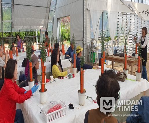 ‘국화분재반 교육 수료작품’전시회