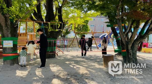 울산 큰나무놀이터, 영유아 대상 ‘은행나무 마당놀이’ 야외 놀이 체험 운영