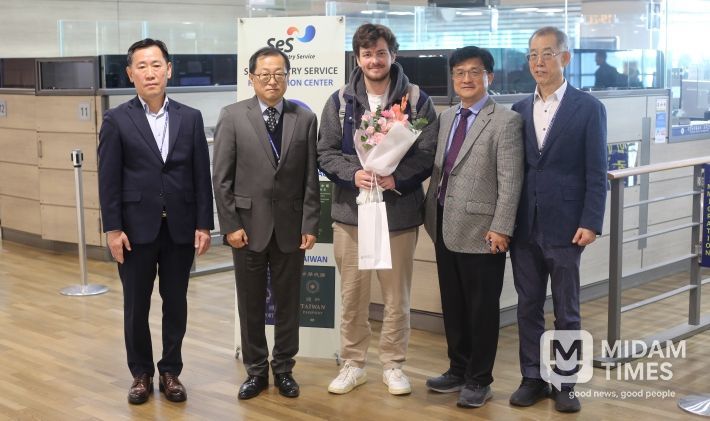법무부, 인천공항 입국장에 ‘자동출입국 이용등록 및 전용 심사구역 설치’ 시범 운영