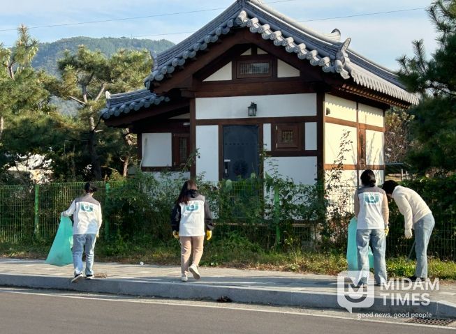 함안군사회복지사협회, ‘아라길 플로깅’