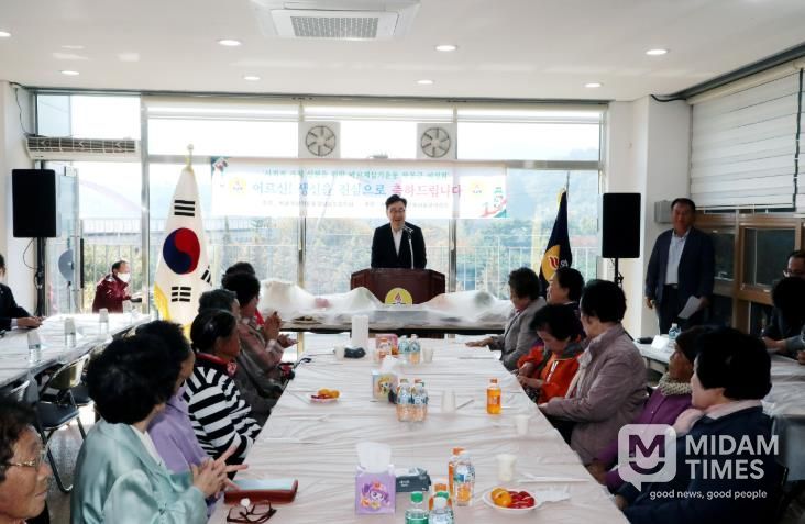 바르게살기운동 하동군여성회, 어르신 생신상 차려드리기