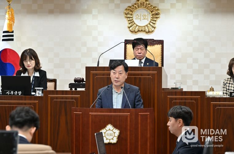 5분자유발언 중인 해운대구의회 서창우 의원