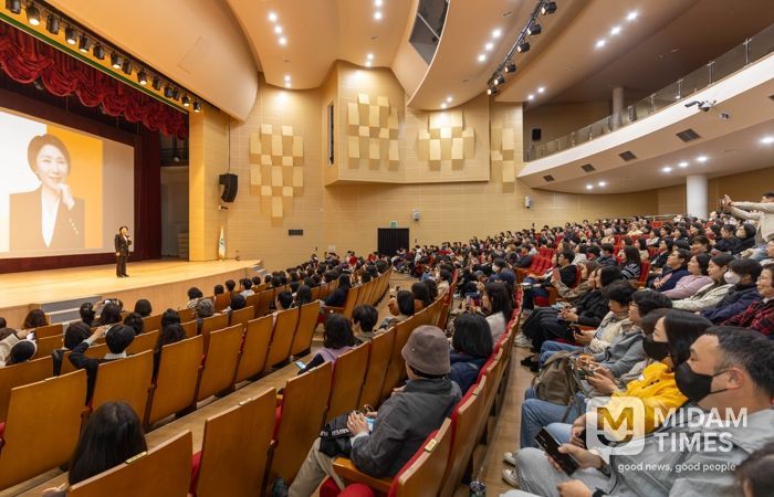 2025 칠곡아카데미 이호선 교수 특강…뜨거운 호응 속 성료