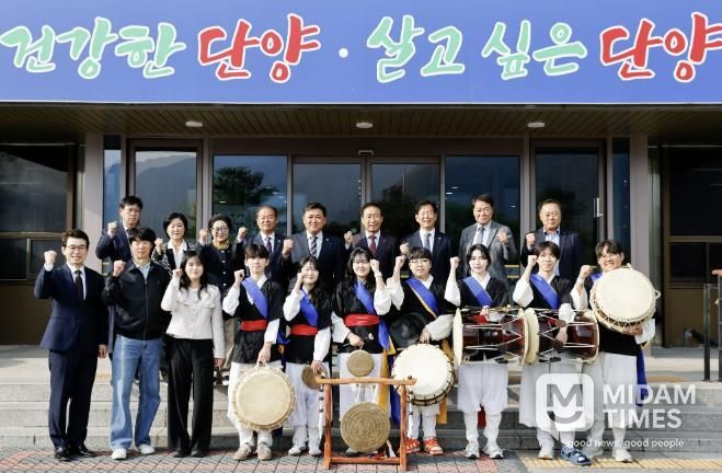 단성중 풍물패 공연