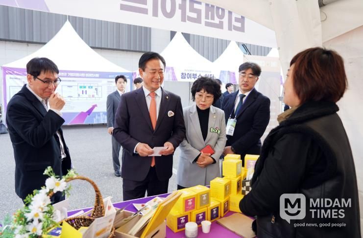 홍천군, ‘2025년 기업지원사업 성과전시회’ 성황리 마무리