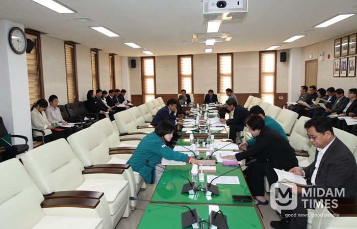 안동시의회, 2025년 제6차 의원 간담회 개최