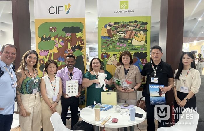 COP30 이클레이 홍보관에서 2027이클레이 세계총회 포항 개최를 홍보하고 있다.