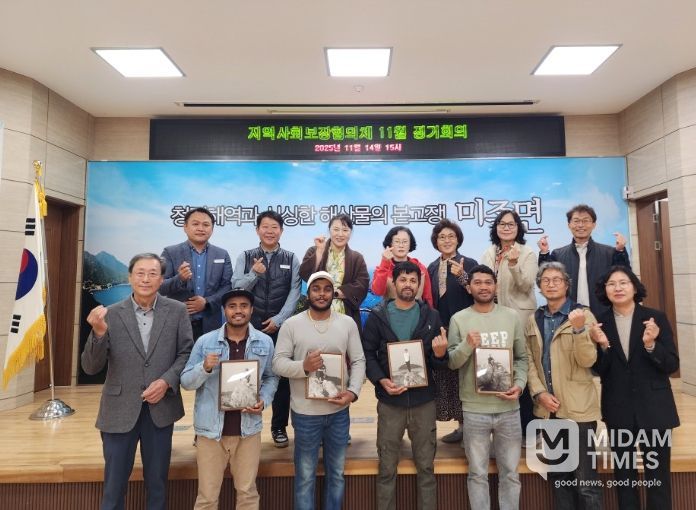 노순택 작가, 외국인 근로자 촬영한 사진 및 앨범 선물