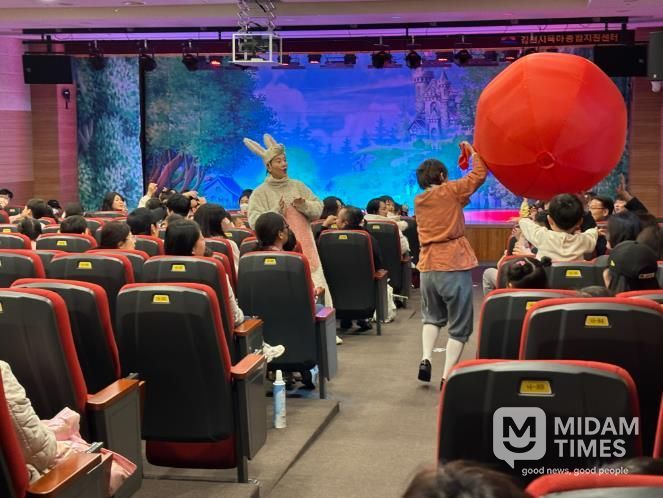김천시 2025 육아종합지원센터 토요어린이문화공연 성황리 마무리