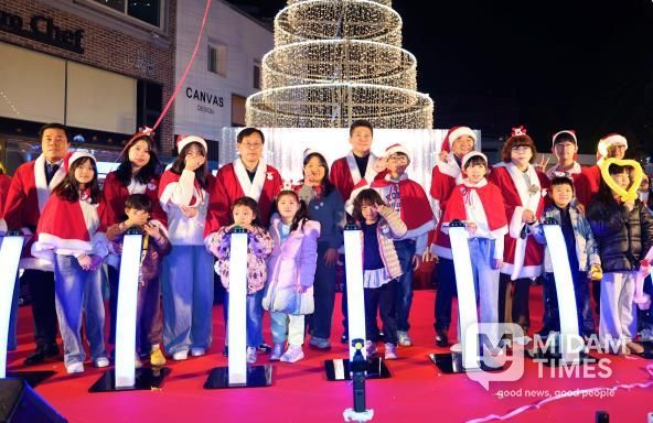 인천광역시 중구의회, 2025 크리스마스트리 축제 점등행사 참석