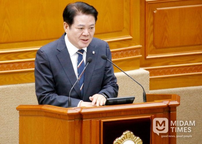 제307회 안양시의회 제2차 정례회에서 최대호 안양시장이 시정연설을 하고 있다