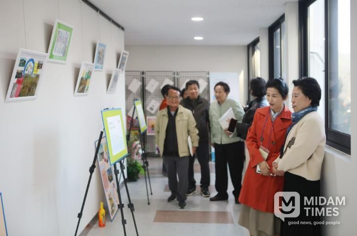 단양군의회, 청사 연결 통로를 군민을 위한 ‘미니 갤러리’ 로!!