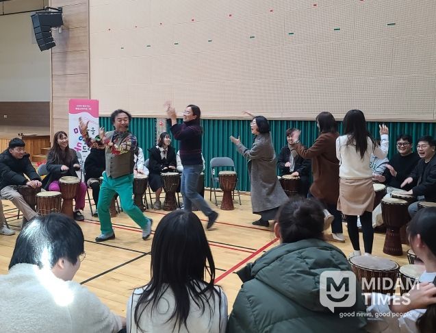 마음을 여는 두드림 - 드럼서클