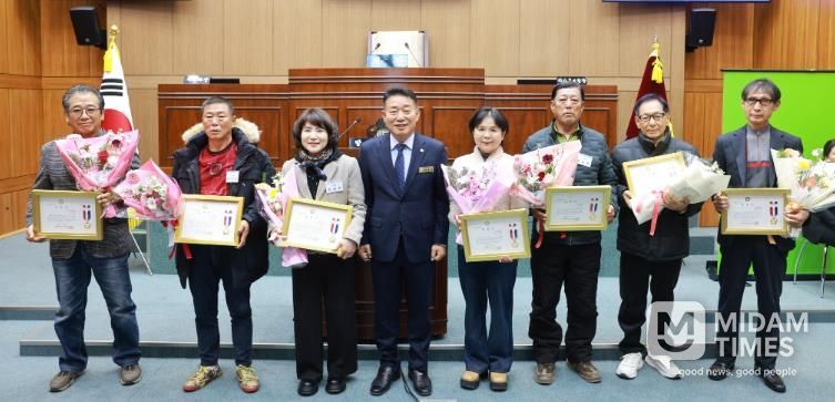 부안군의회, 연말 의정발전 유공자 표창 수여