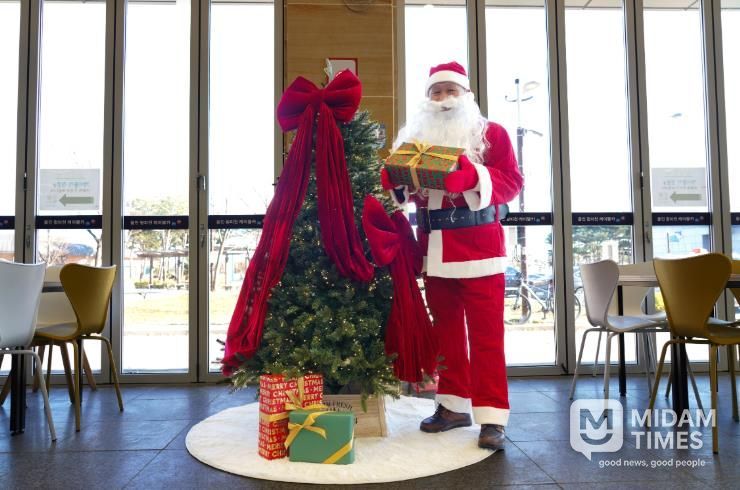 울진군은 12월 24일부터 25일까지 이틀간‘산타 관광택시’를 특별 운행한다.