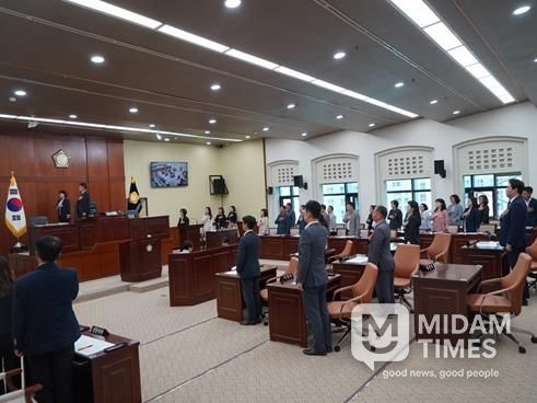 부산광역시 영도구의회 의장(최찬훈) 불신임의 건 가결