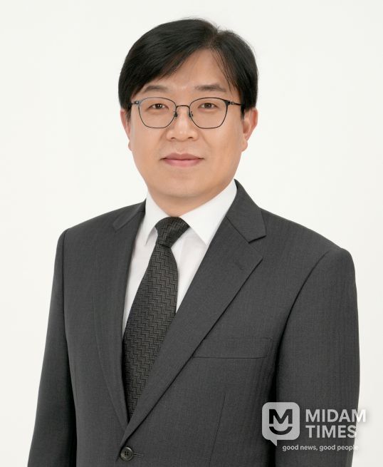 경상국립대학교(GNU) 경영대학 경영학부 박종복 교수