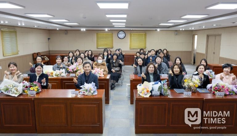 2025년 보육사업 유공 표창 수여하며 보육교직원 노고 격려