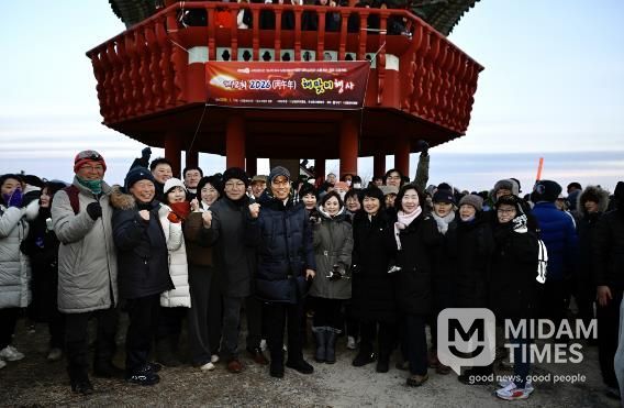 남원시, 시민 2천여 명과 함께한 새해 해맞이 가져