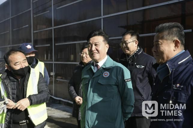 최재구 예산군수 거점소독시설 방문 모습