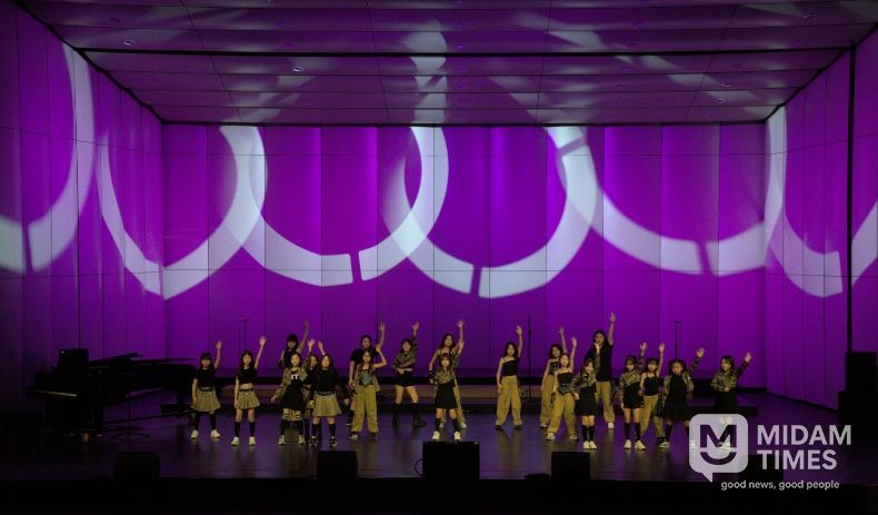 2025년 댄스 공연장면