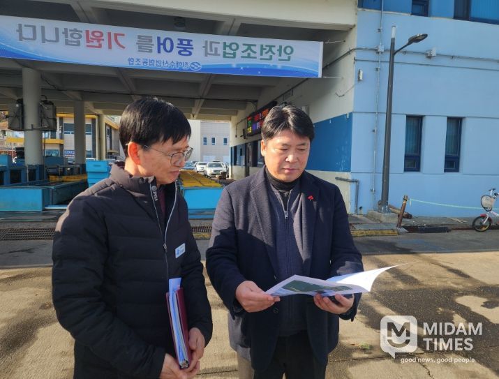 박동철 경남도의원, 진해 속천항 ‘기상정보 제공 시스템’ 가동 점검