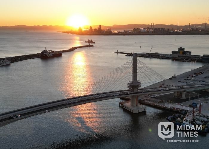 해오름대교 일출 사진.