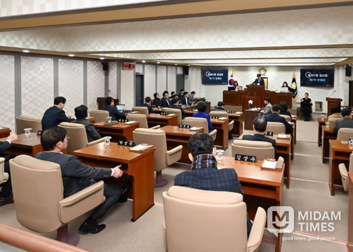 해운대구의회(의장 장성철)가 제291회 임시회 제1차 본회의를 진행했다.