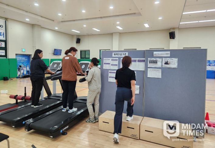 영주시보건소는 2026년 모바일헬스케어사업 참여자를 대상으로 6개월간 맞춤형 건강상담과 교육을 제공한다.