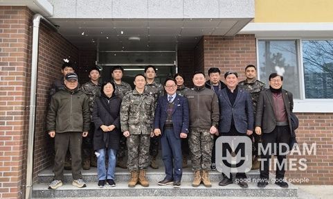 설 명절 맞아 혹한기 훈련 중 군부대 위문