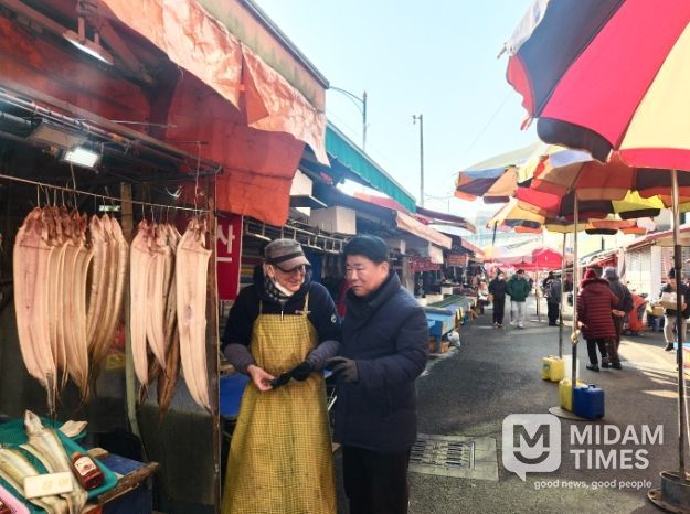 부산 서구, 설 앞두고 전통시장 방문하여 현장 소통과 명절 온기 전해