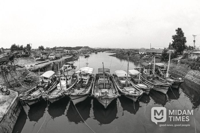 1993년도 안산시 사리포구 전경, 시화방조제 공사 직전의 어촌 풍경 모습