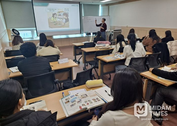 한국어 초급과정 교육 모습