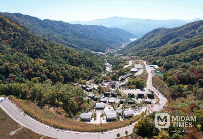 함양군은 오는 3월 1일부터 대봉캠핑랜드 자연휴양림 숙박시설의 운영을 본격 재개한다고 밝혔다.